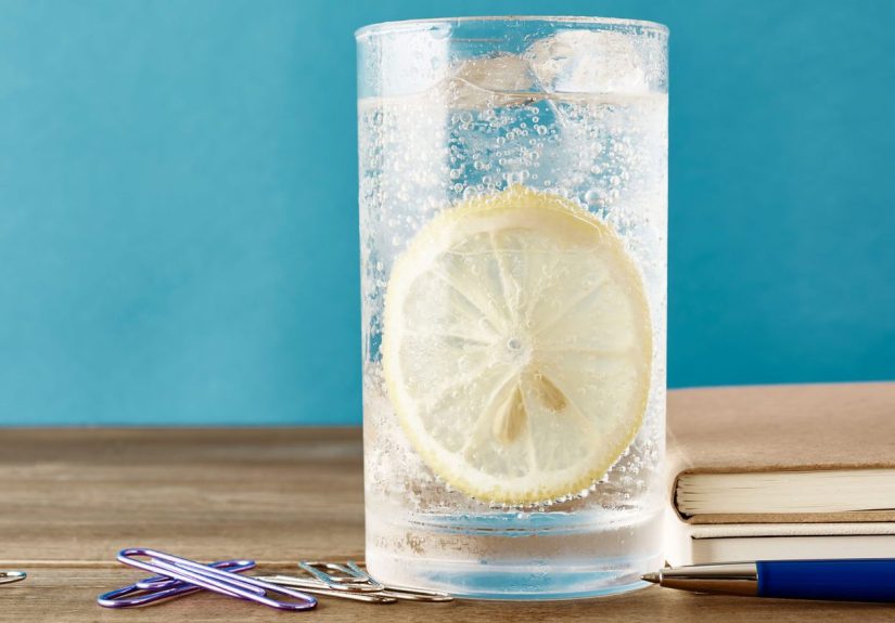 Does Sparkling Water Hydrate You? Doctors Explain