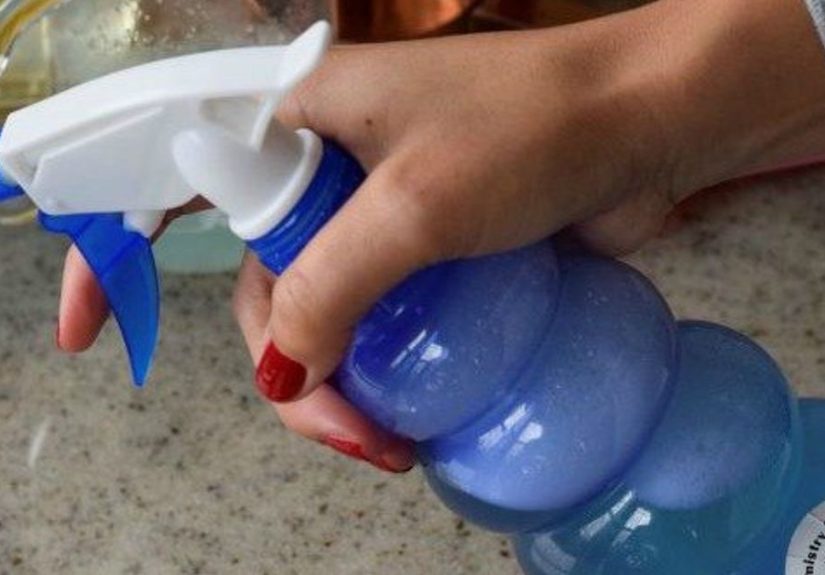 How to Make the Best DIY Bathroom Cleaner with Just a Few Ingredients