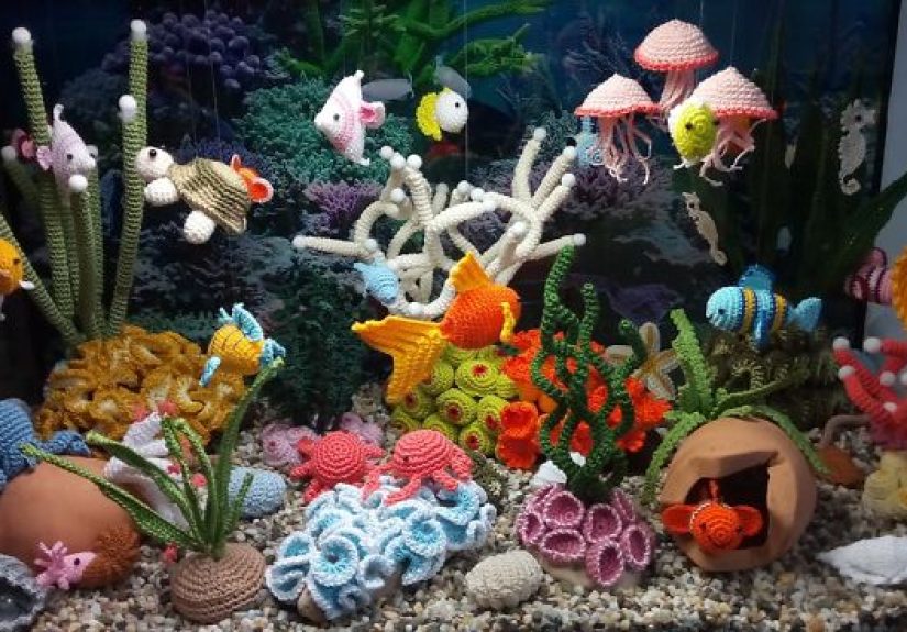 Italian Yarn Artist Created A Stunning Crocheted Aquarium