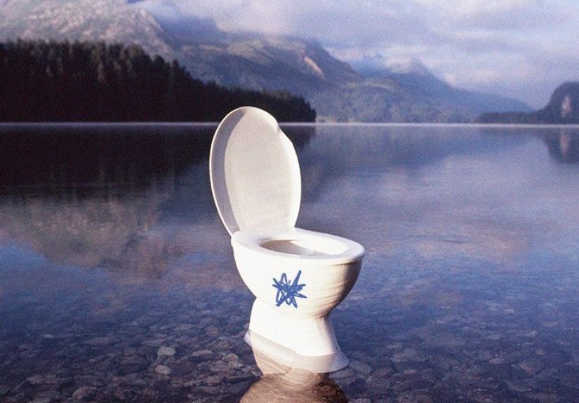Straining while pooping: Risks, causes, and treatment