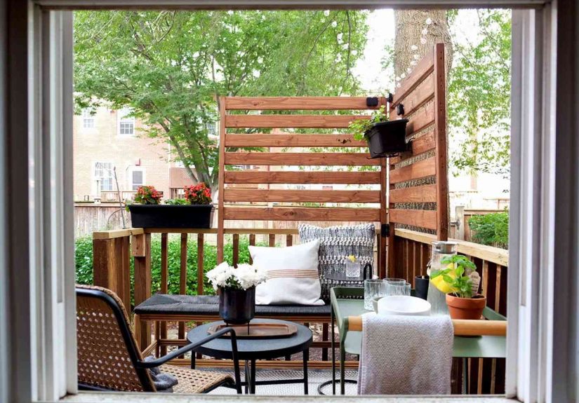 18 Deck Decorating Ideas That’ll Wow Your Friends and Family This Summer