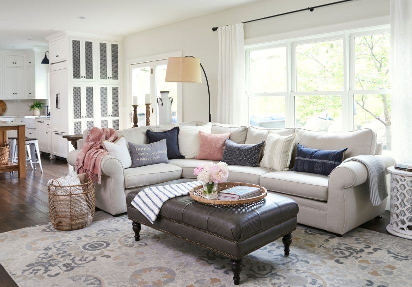 33 Ottoman Decor Ideas for a Stylish Living Room