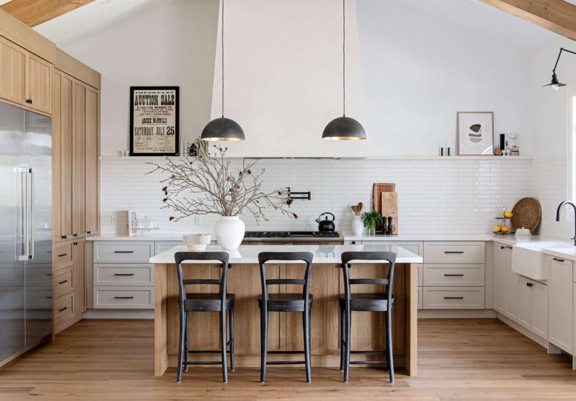 37 White Kitchen Backsplash Ideas for a Modern and Clean Look