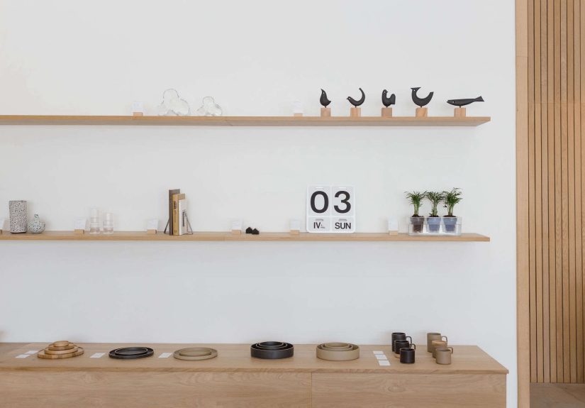 Hasami Porcelain’s Black Porcelain Mug