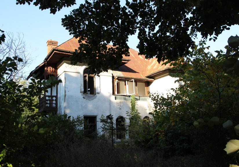 How to Explore Abandoned Structures: 8 Steps