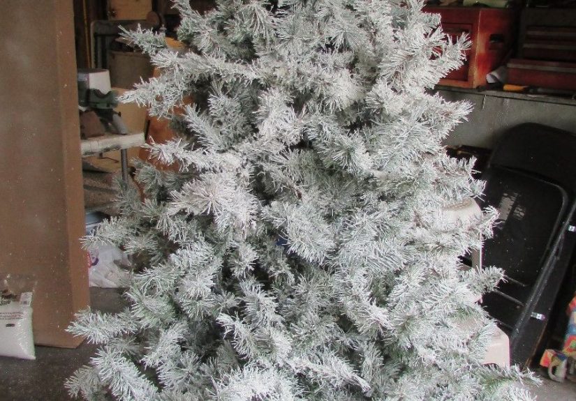 How To Flock A Christmas Tree in a Few Simple Steps