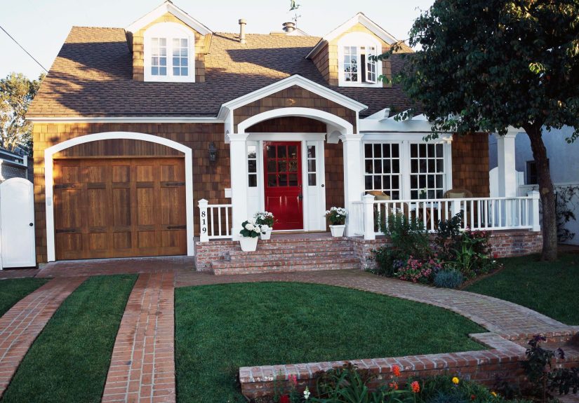 How to Lay a Brick Walkway Like a Pro