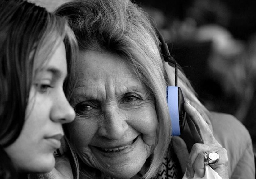 Music and Alzheimer’s: Benefits, Disadvantages, and Best Types
