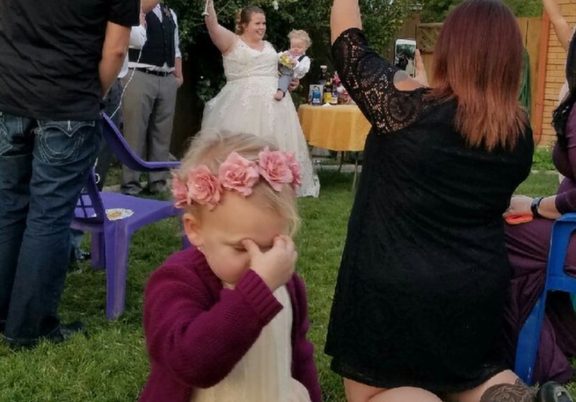 36 Hilarious Pics Of Kids At Weddings