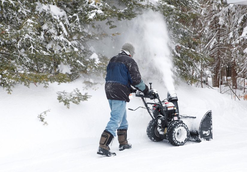Buying a Snow Blower: The 15 Things You Need to Know in 2025