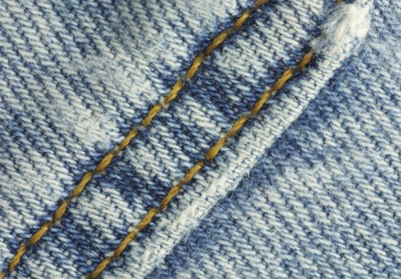 How to Bleach Jeans in a Washer