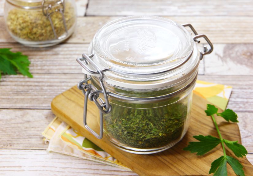 How to Dry Herbs in the Oven