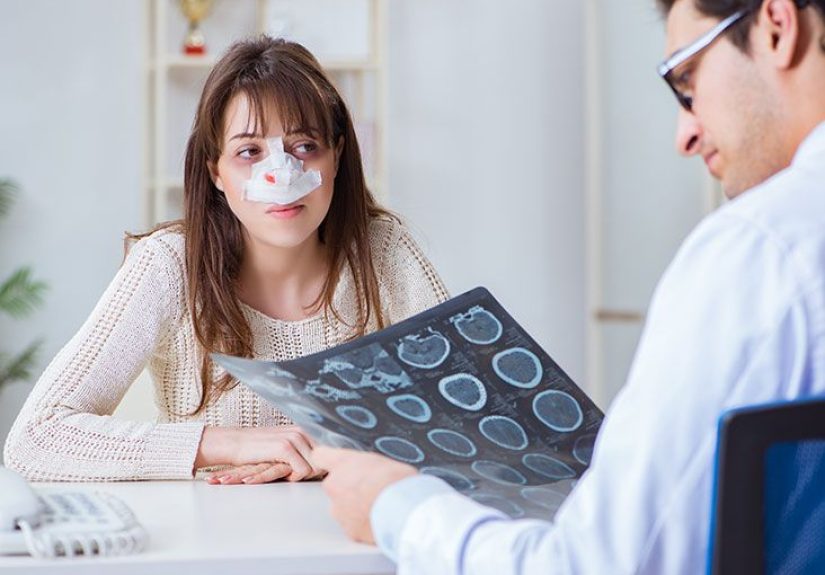 How to Reduce Swelling in the Face: Methods and When to See a Doctor