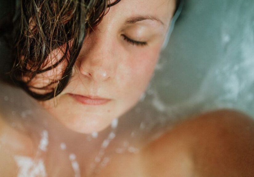 Oily Eyelids: Causes, Treatments, and Prevention