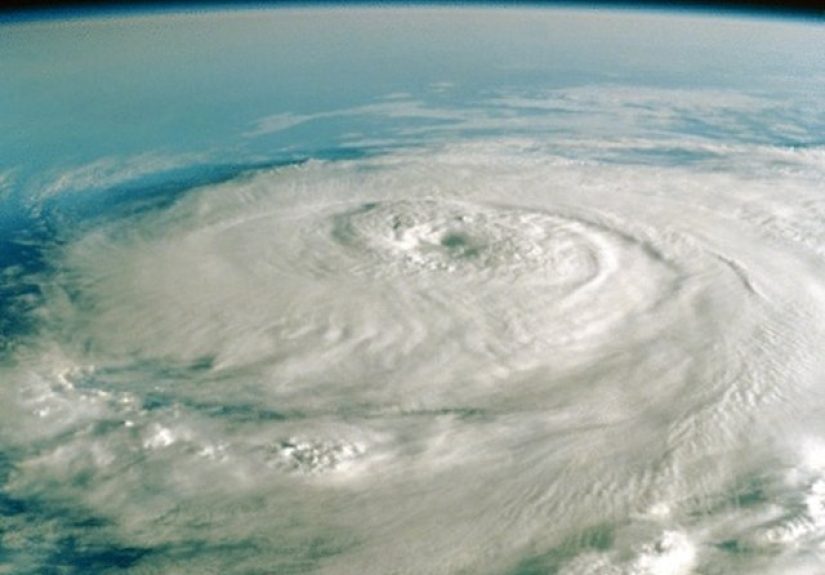 Differences between a Cyclone and a Tornado