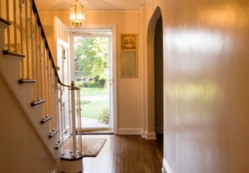 How to Clean Hardwood Floors Before Adding Polyurethane