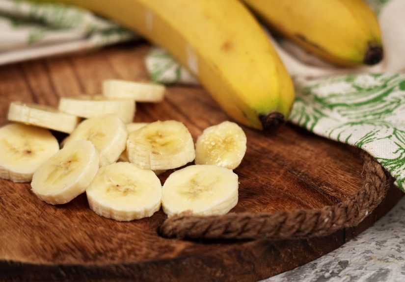 How to Slice a Banana Before It Is Peeled: 14 Steps
