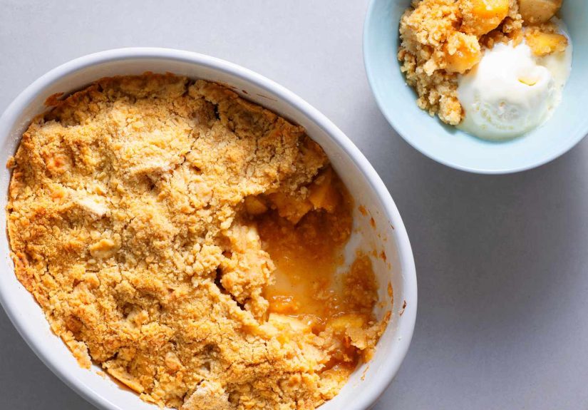 Traditional British Apple Crumble Recipe